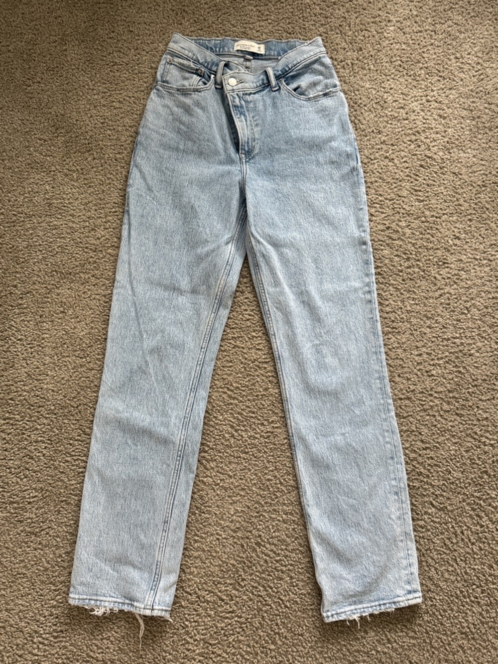 Abercrombie & Fitch ‘90s Straight Ultra High Rise Jeans 26 2R Classic Light Wash